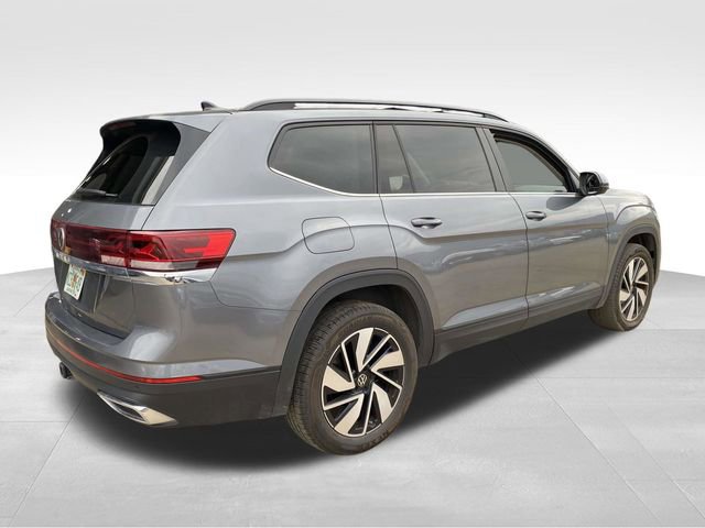 Used 2025 Volkswagen Atlas SE image 4