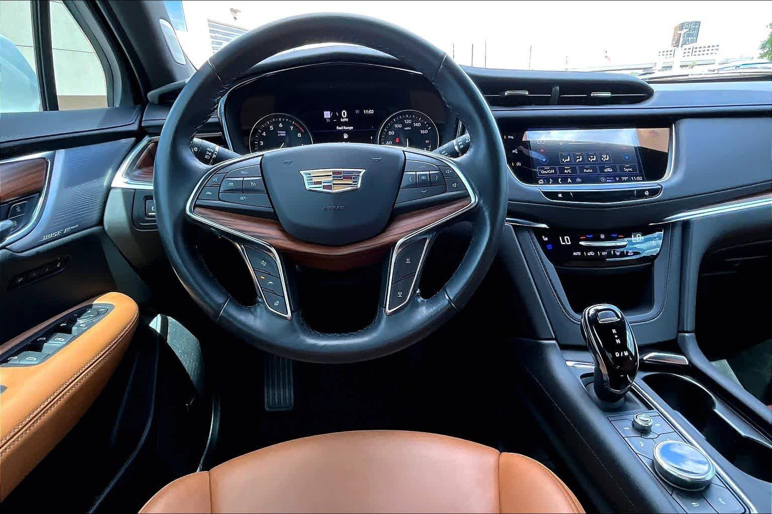 Used 2023 Cadillac XT5 Premium Luxury w/ Technology Package FWD image 6