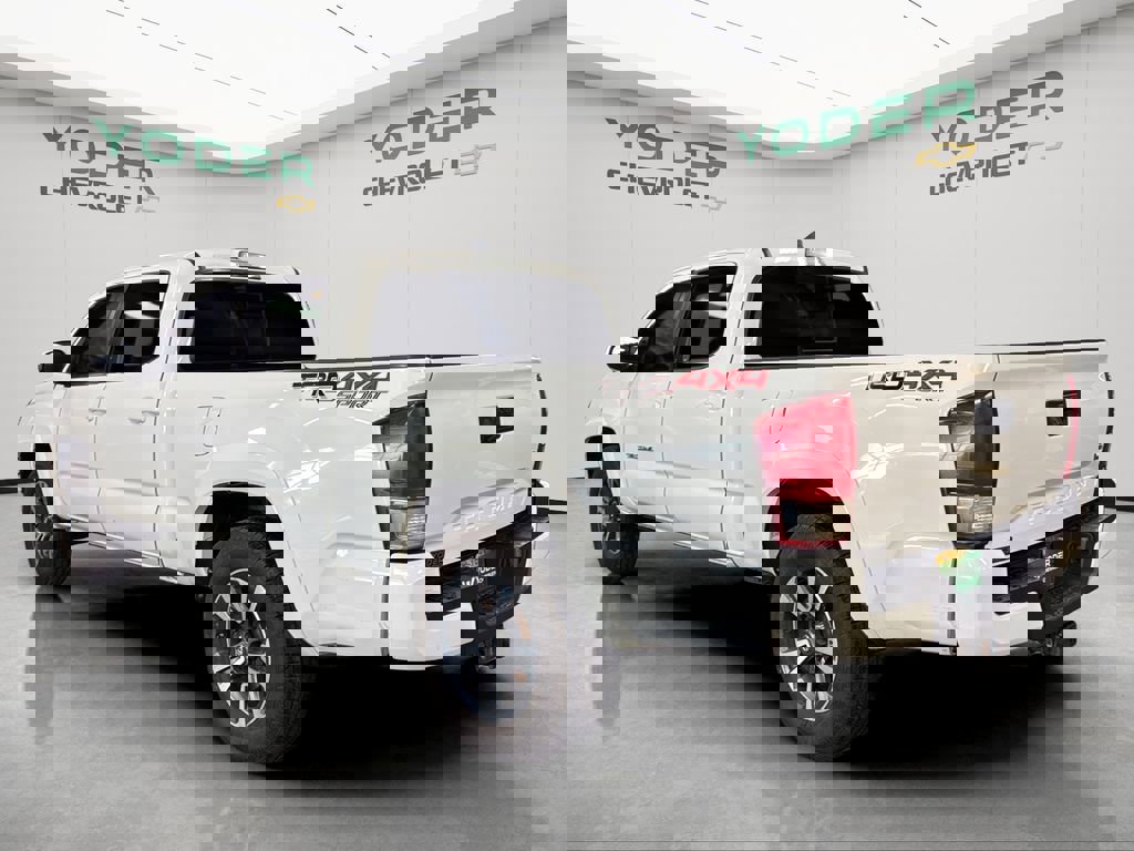 Used 2017 Toyota Tacoma TRD Sport w/ Tow Package image 9