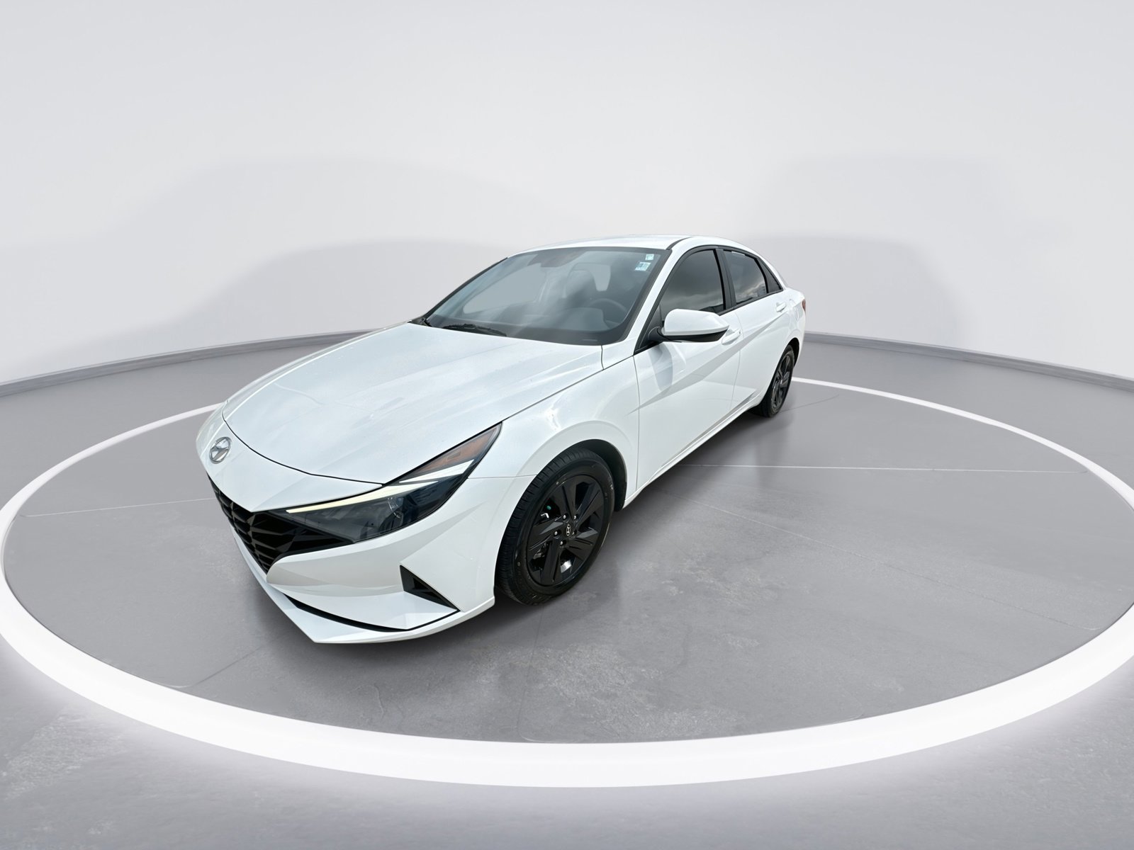 Used 2021 Hyundai Elantra SEL image 4