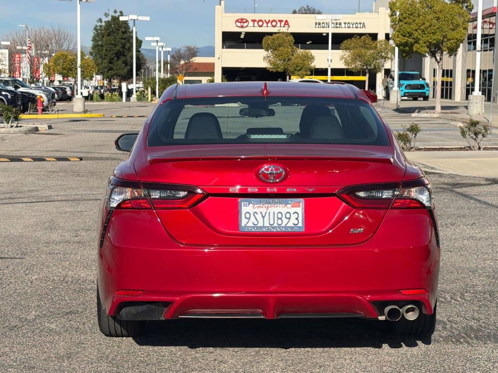 Used 2022 Toyota Camry SE FWD image 4