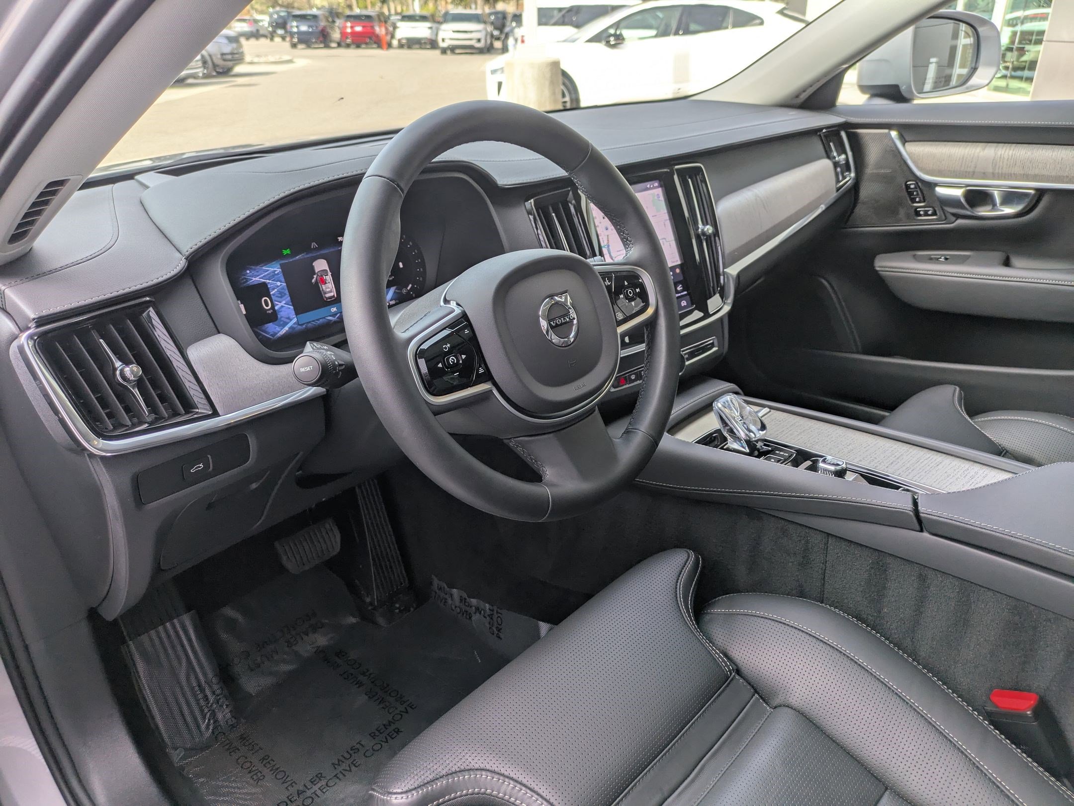 Used 2025 Volvo V90 B6 Cross Country Ultra w/ Protection Package Premier image 14