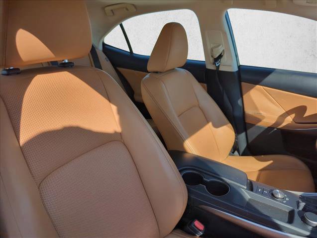 Used 2017 Lexus IS 200t image 23