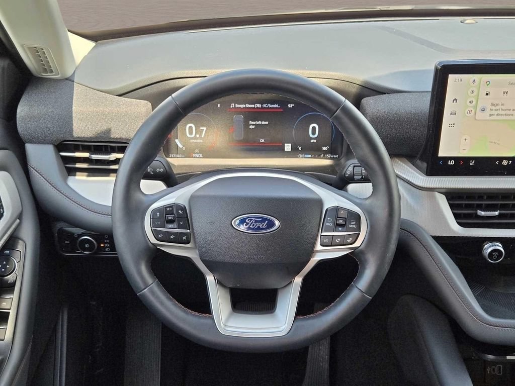Used 2025 Ford Explorer Active w/ Active Comfort Package AWD/4WD image 18