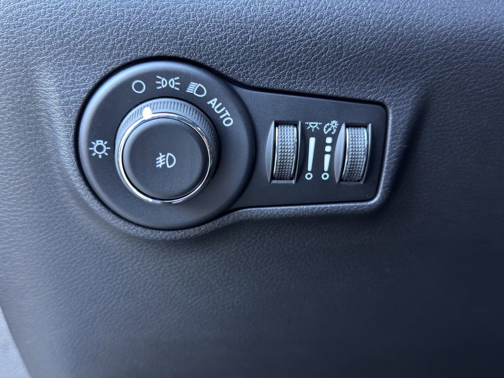 New 2026 Jeep Compass Latitude AWD/4WD image 18