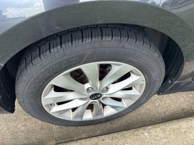 Used 2018 Kia Optima S w/ Panoramic Sunroof Package FWD image 8