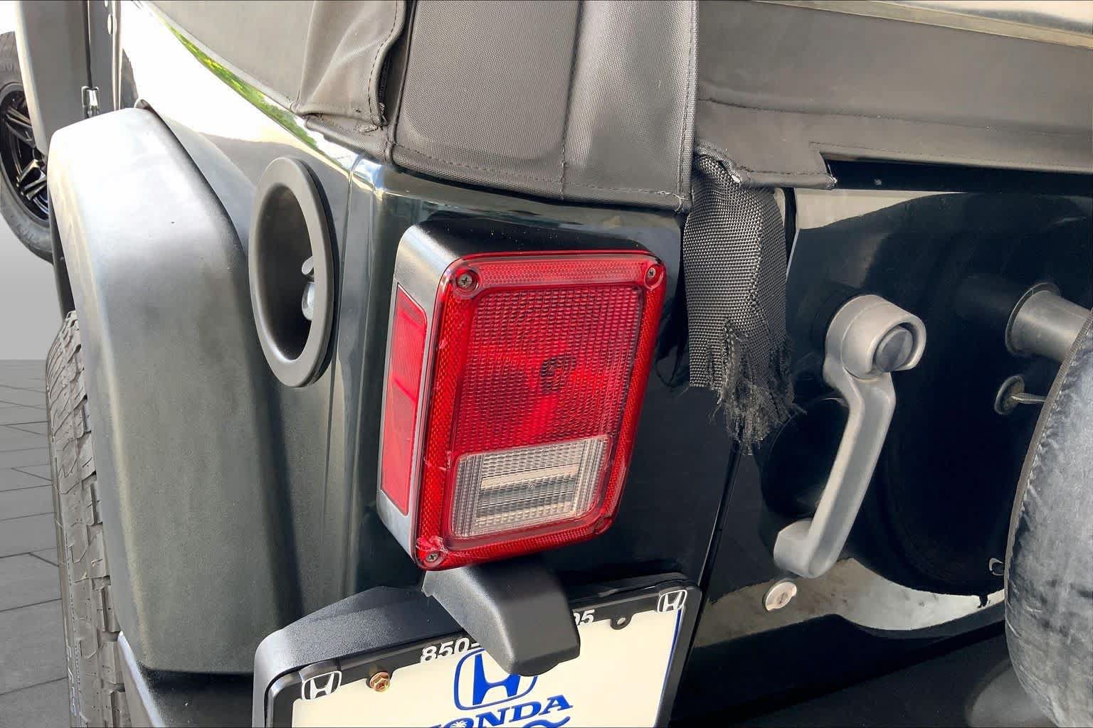 Used 2012 Jeep Wrangler Sport AWD/4WD image 27