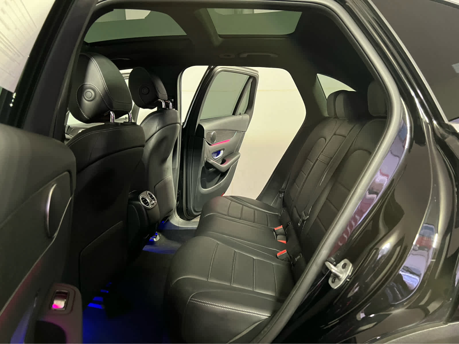 Used 2022 Mercedes-Benz GLC 300 4MATIC image 24