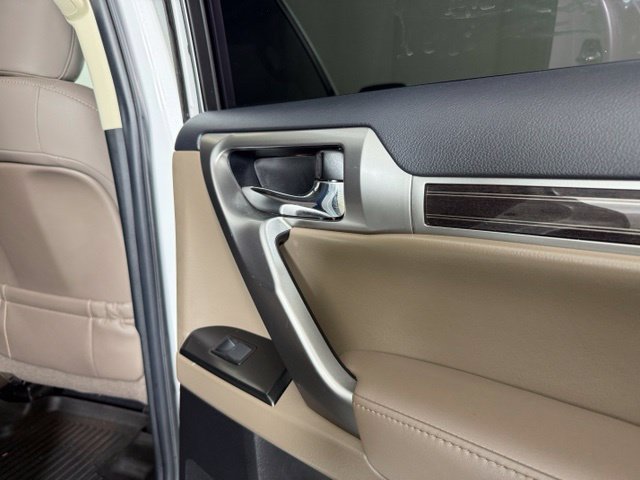 Used 2022 Lexus GX 460 Premium w/ Premium Package AWD/4WD image 18