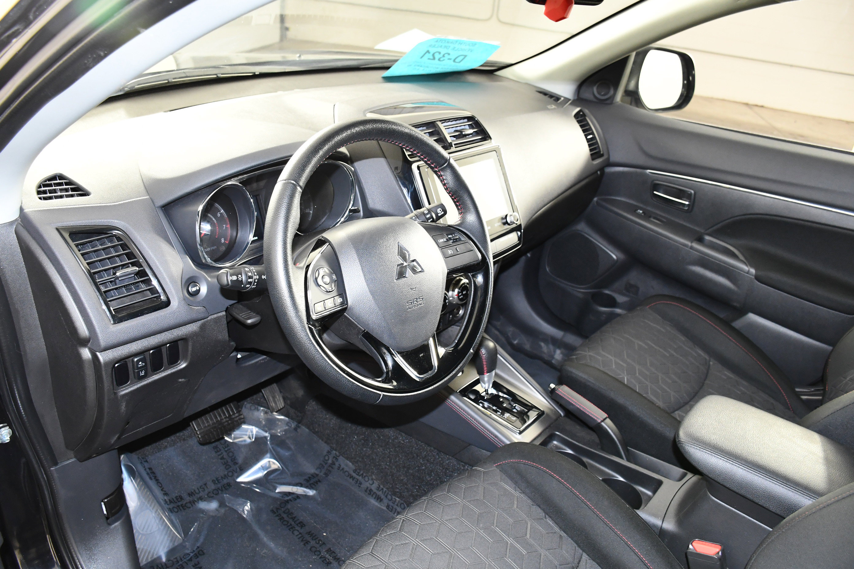 Used 2024 Mitsubishi Outlander Sport LE AWD/4WD image 2