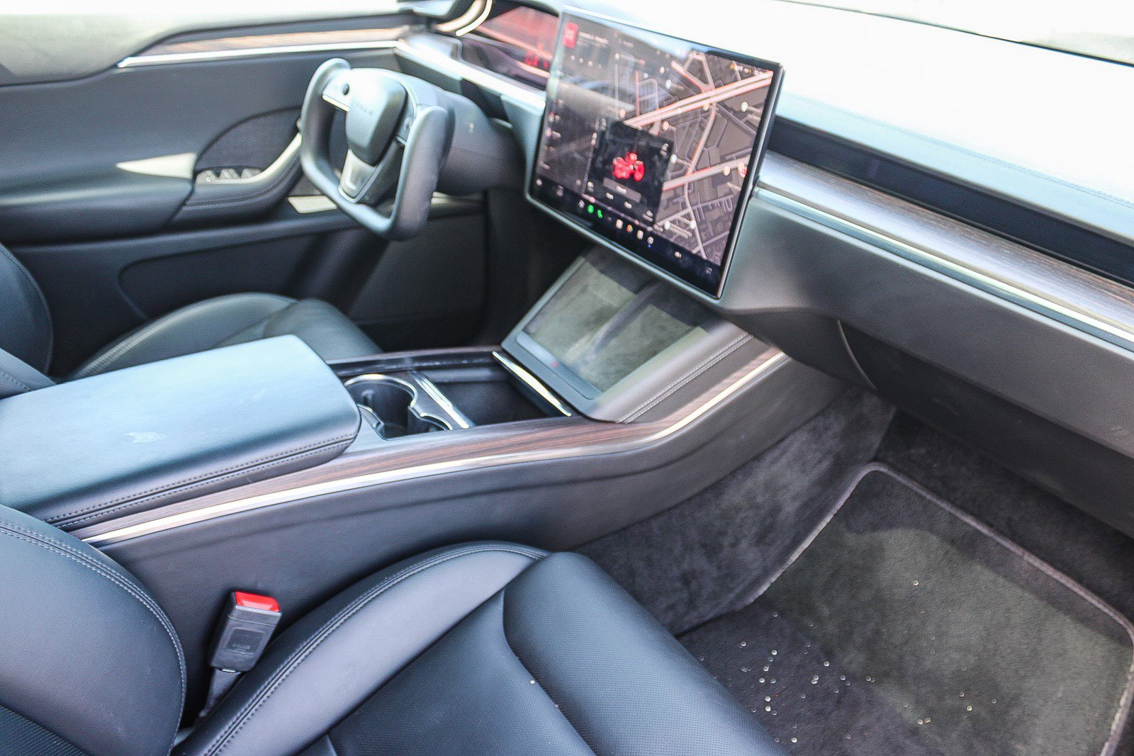 Used 2022 Tesla Model X image 17