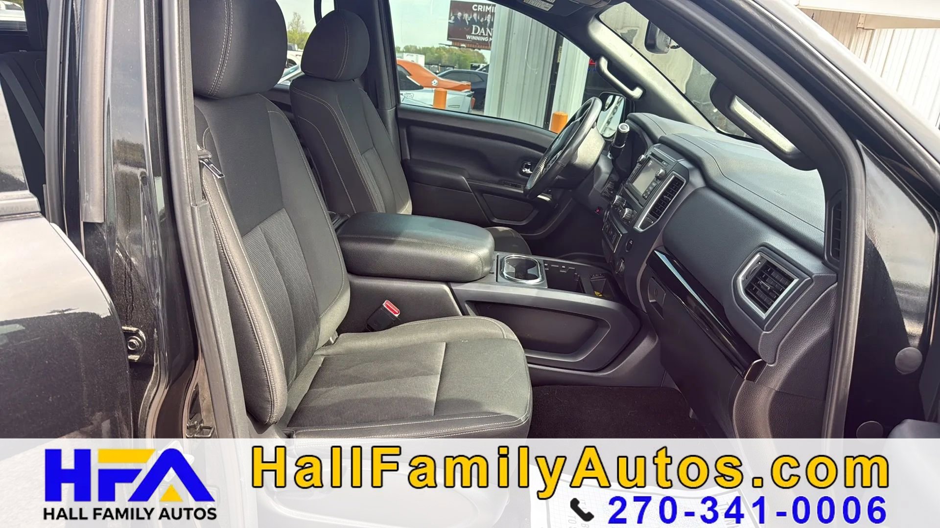 Used 2018 Nissan Titan SV w/ SV Convenience Package RWD image 18
