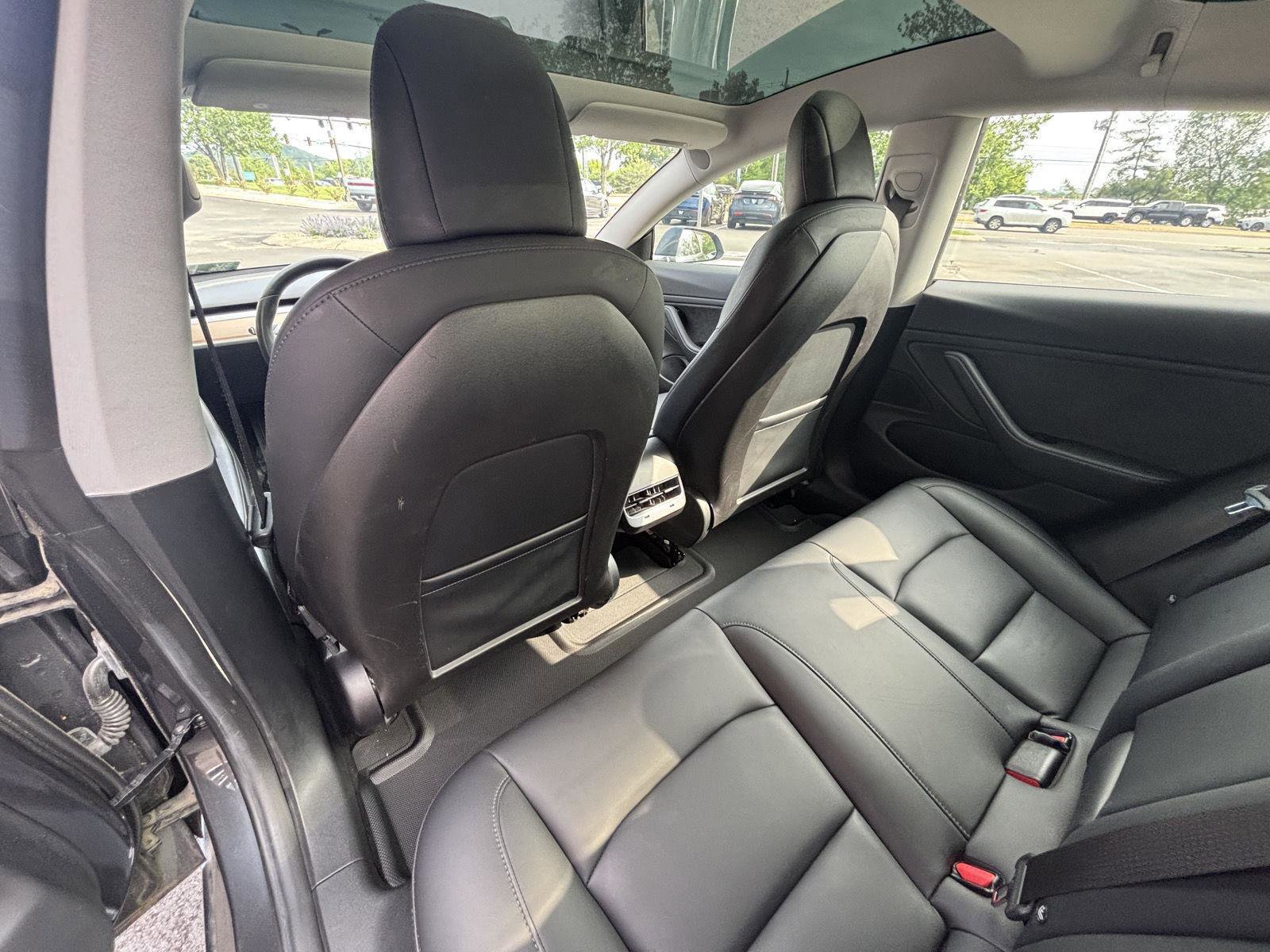 Used 2018 Tesla Model 3 Long Range RWD image 16