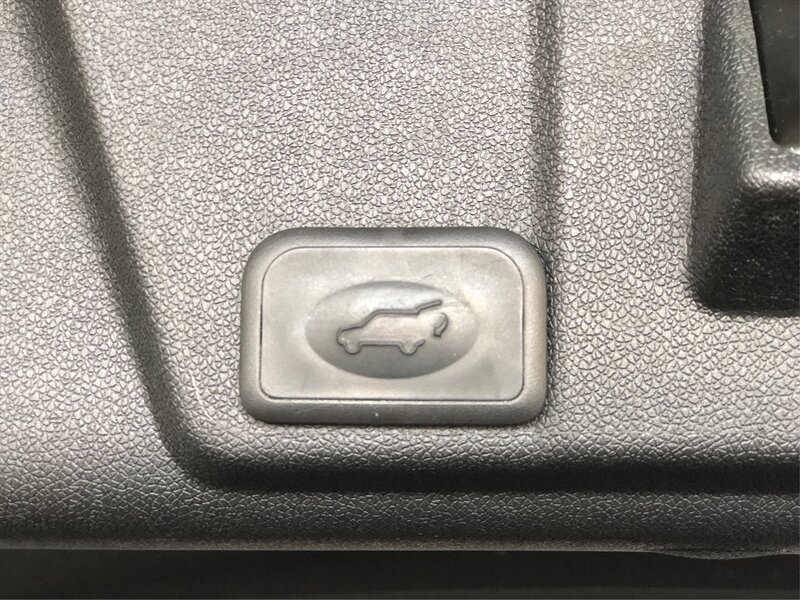 Used 2017 Chevrolet Traverse Premier AWD/4WD image 20