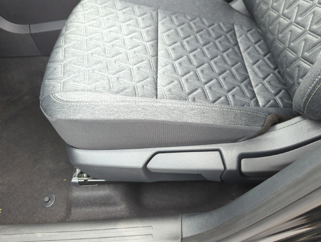 New 2026 Nissan Kicks SV w/ Interior Electronics Package FWD image 31