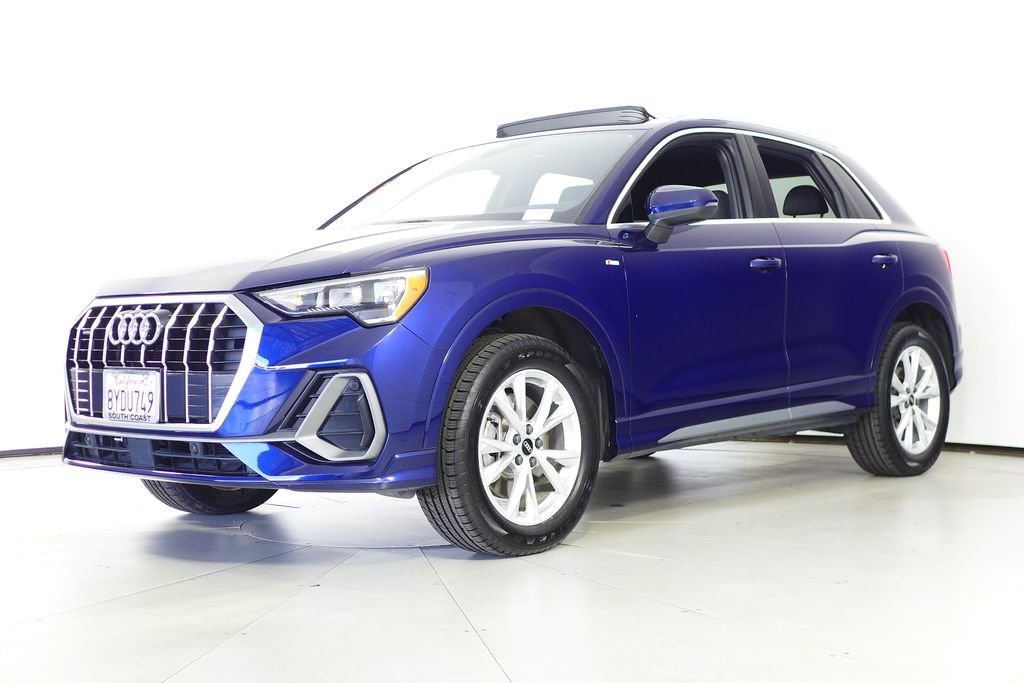 Used 2022 Audi Q3 2.0T Premium w/ Convenience Package image 2