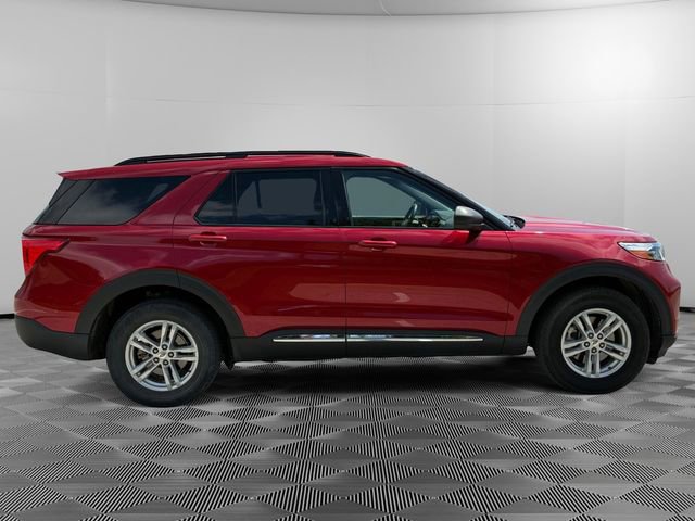 Used 2022 Ford Explorer XLT w/ Equipment Group 202A AWD/4WD image 6