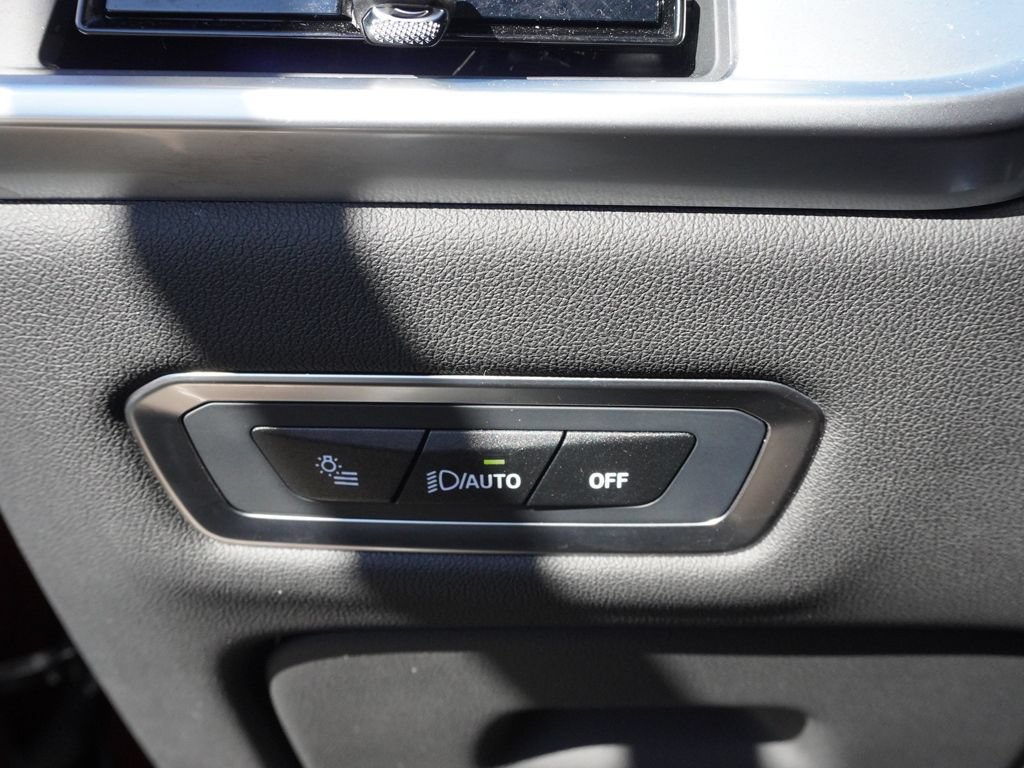 Used 2024 BMW X7 xDrive40i w/ Premium Package AWD/4WD image 46