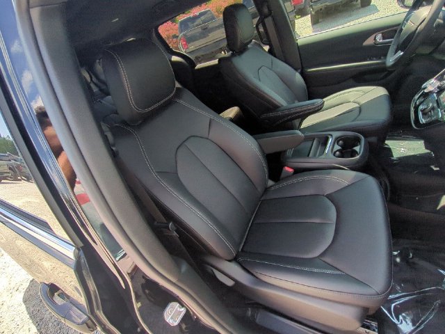 New 2027 Chrysler Pacifica LX FWD image 33