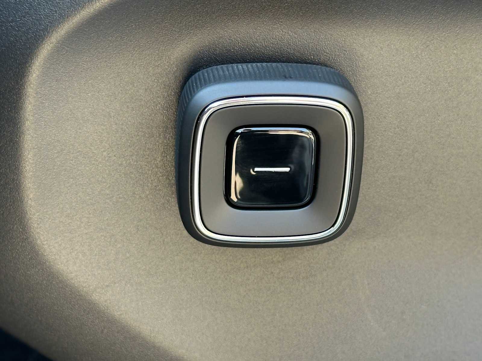 New 2025 Volvo EX90 Ultra w/ Protection Package Premier image 23