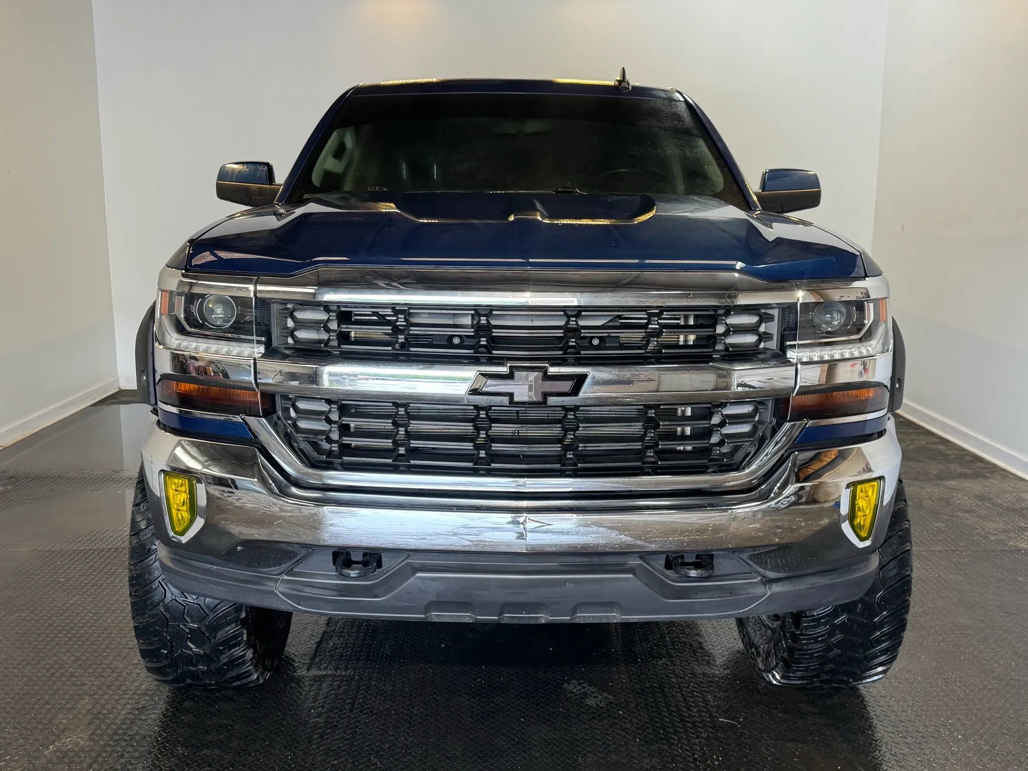 Used 2016 Chevrolet Silverado 1500 LT w/ All Star Edition AWD/4WD image 2