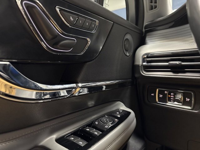 Used 2022 Lincoln Corsair Reserve w/ Luxury Package image 11