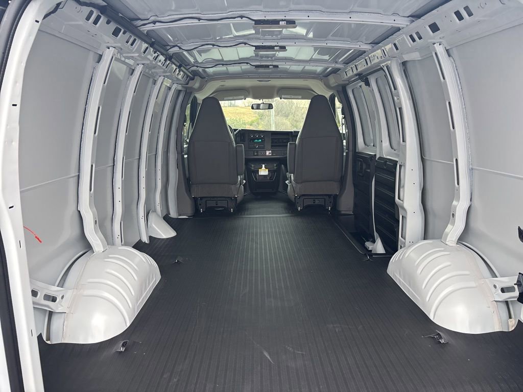 New 2025 Chevrolet Express 2500 w/ Driver Convenience Package image 30