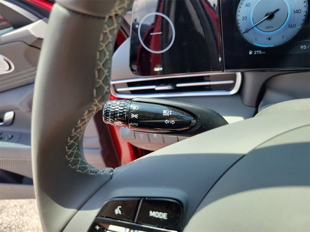 Used 2025 Hyundai Elantra SEL image 16