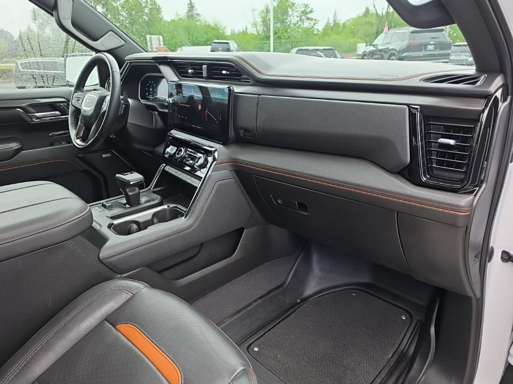 Used 2023 GMC Sierra 1500 AT4 w/ Technology Package AWD/4WD image 34