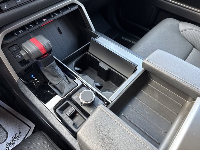 Used 2025 Toyota Sequoia Platinum image 30