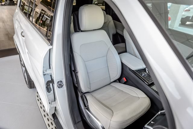 Used 2018 Mercedes-Benz GLS 550 4MATIC image 49