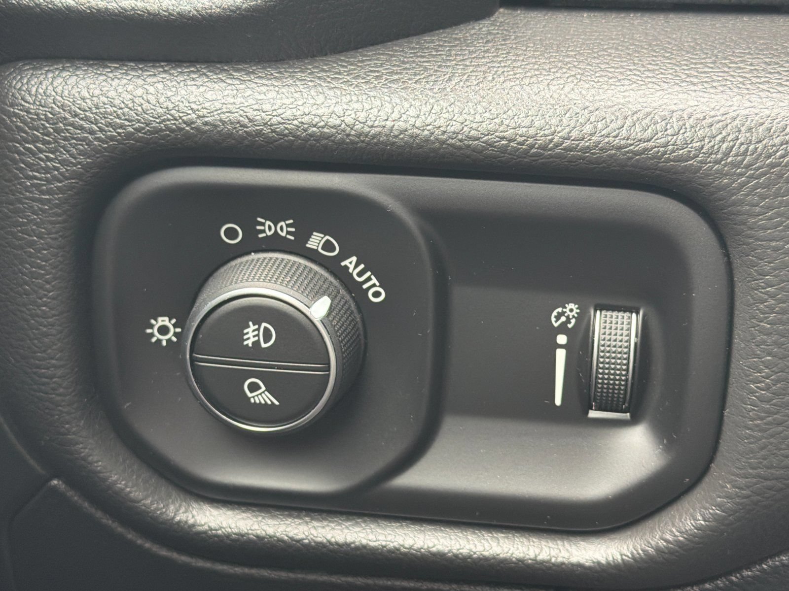 Used 2021 RAM 1500 Big Horn AWD/4WD image 30