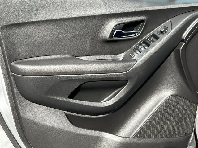 Used 2020 Chevrolet Trax LS w/ Tint and Cruise Package FWD image 25