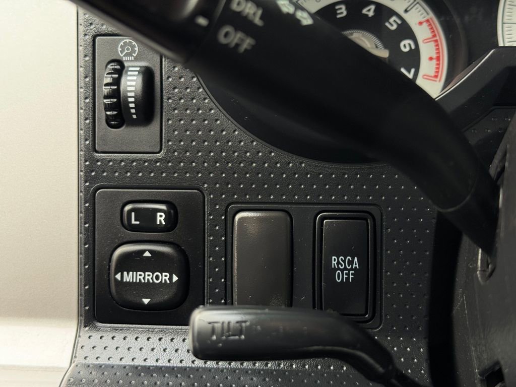 Used 2014 Toyota FJ Cruiser 4WD w/ Convenience Package image 32