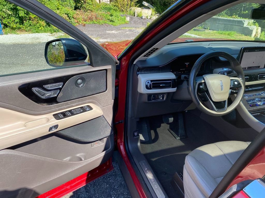 Used 2020 Lincoln Aviator Reserve w/ Equipment Group 201A AWD/4WD image 10