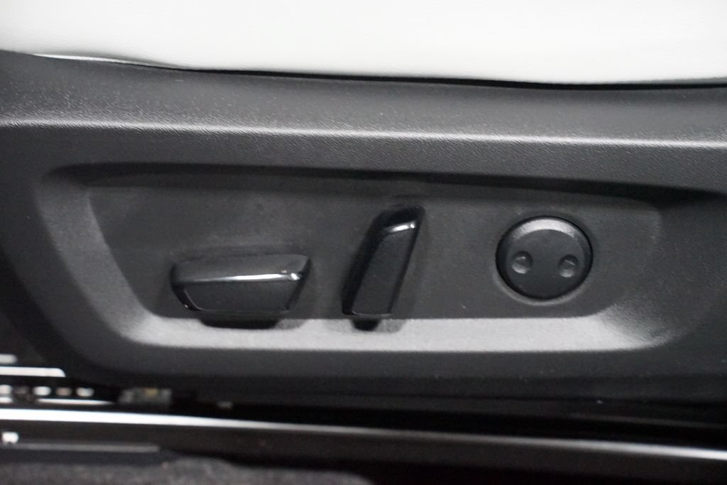 Used 2025 Mitsubishi Outlander SE AWD/4WD image 36