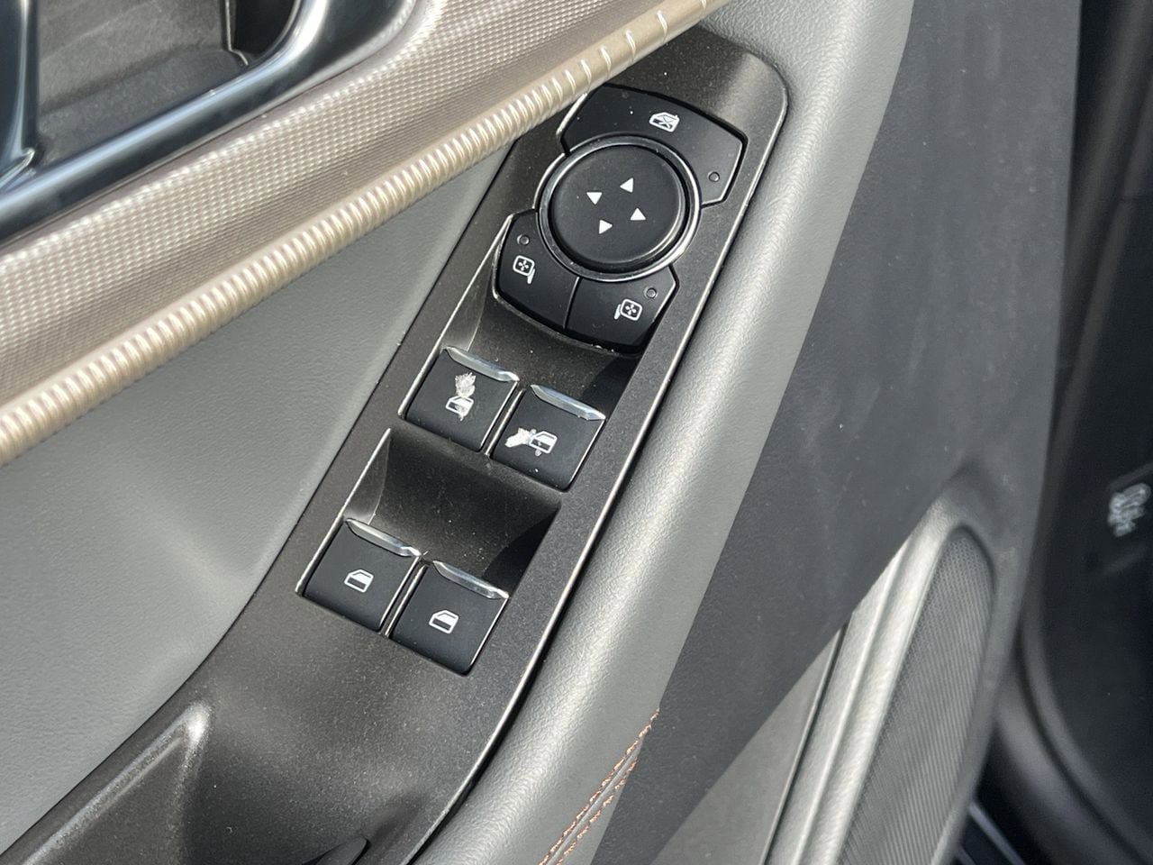 New 2026 Ford Explorer Active RWD image 16