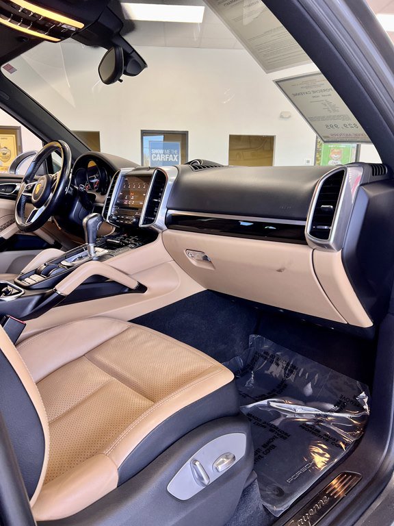 Used 2018 Porsche Cayenne image 12