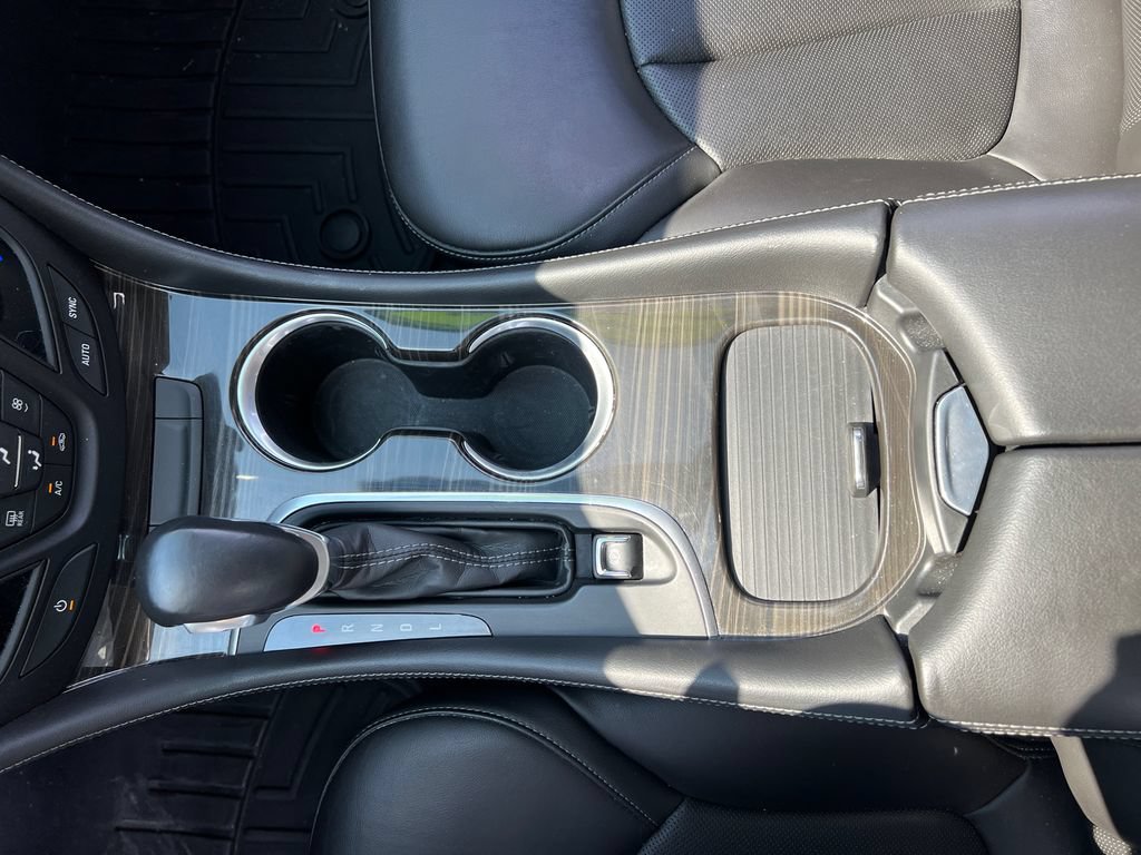 Used 2020 Buick Envision Essence AWD/4WD image 30