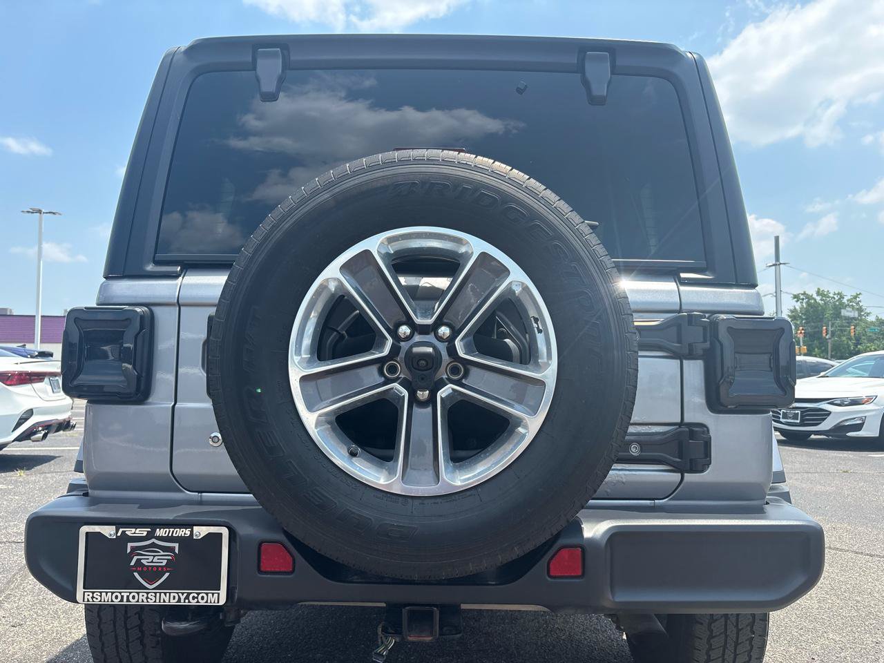 Used 2020 Jeep Wrangler Unlimited Sahara AWD/4WD image 5
