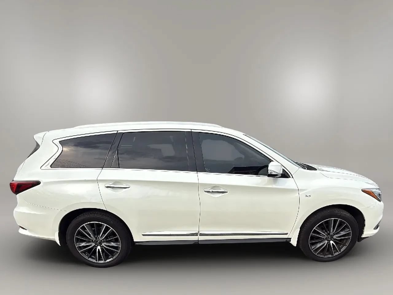 Used 2017 INFINITI QX60 Luxe w/ Deluxe Technology Package AWD/4WD image 6