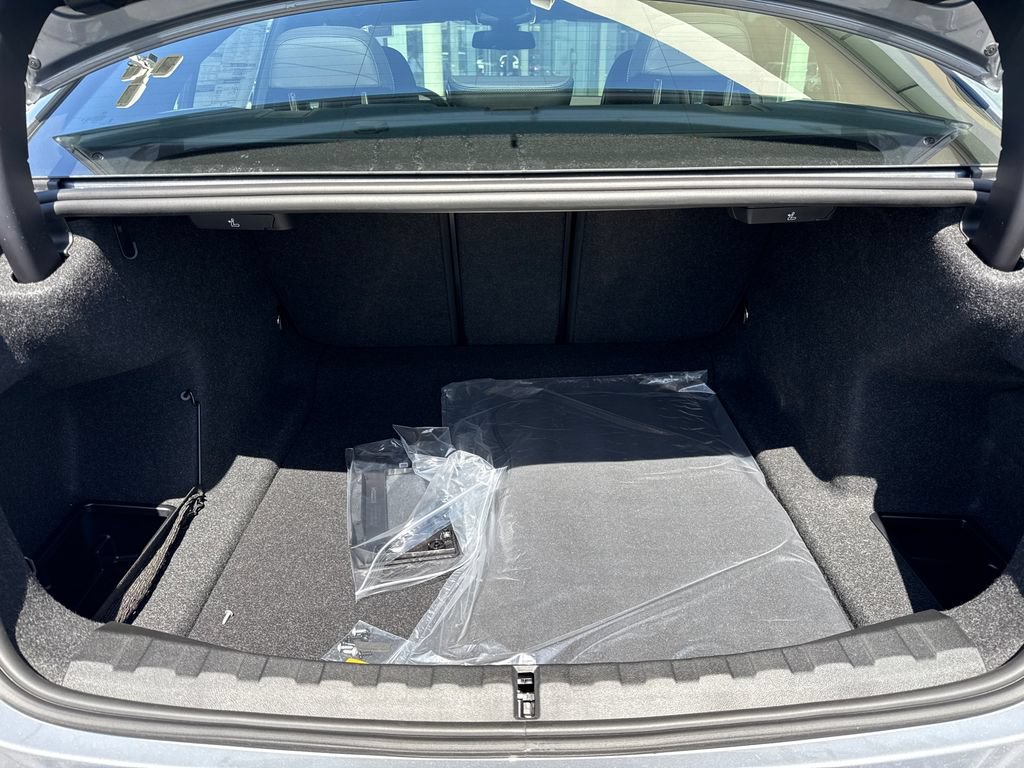 New 2026 BMW 330i Sedan w/ M Sport Package RWD image 10