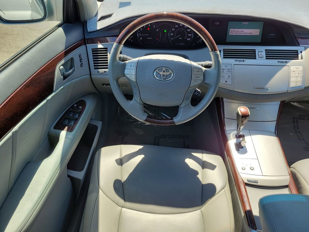 Used 2010 Toyota Avalon Limited FWD image 15