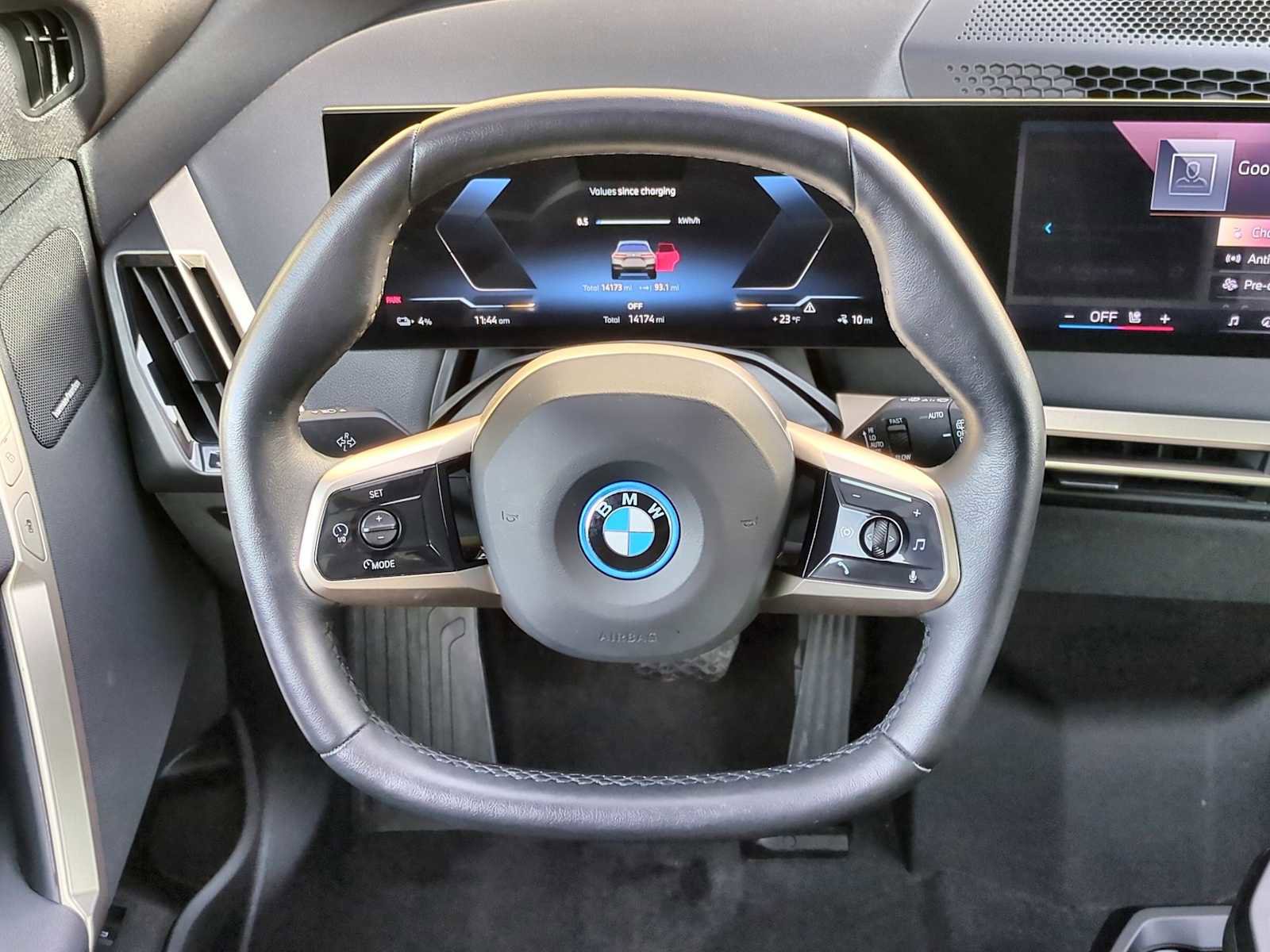 Used 2025 BMW iX xDrive50 image 23