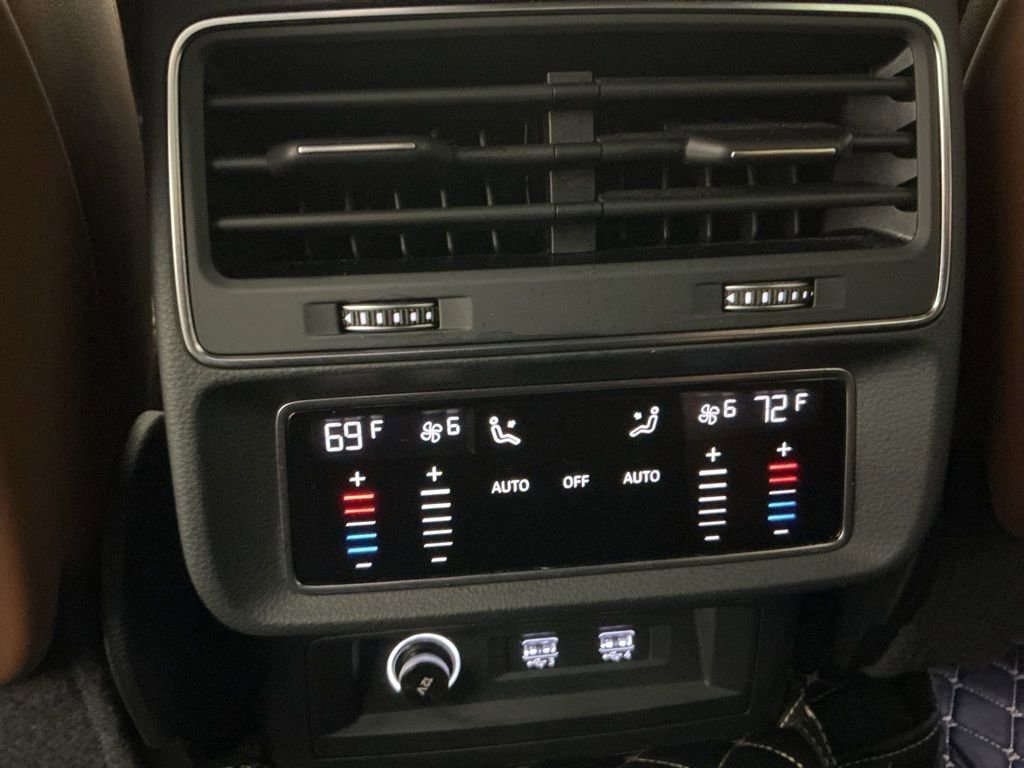 Used 2020 Audi Q8 Premium Plus w/ Premium Plus Package image 28