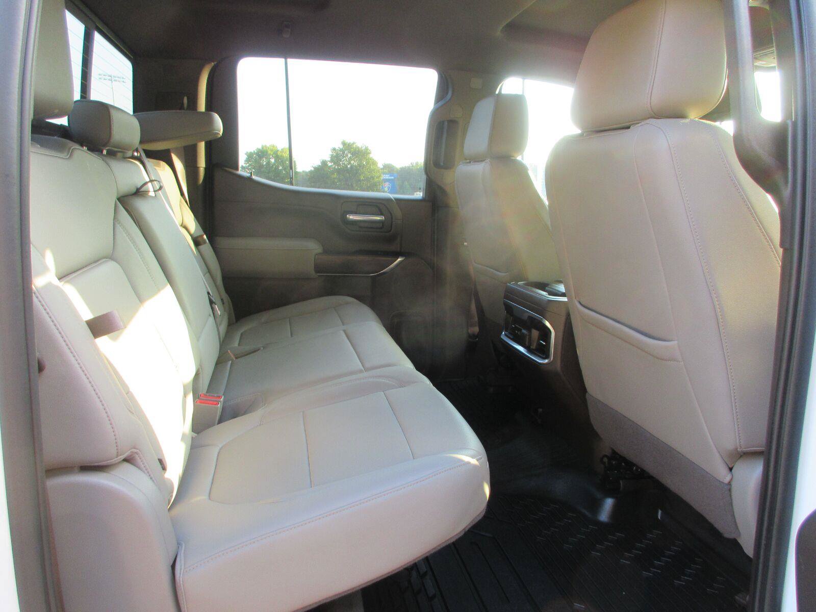 Used 2022 GMC Sierra 1500 SLT w/ SLT Premium Plus Package AWD/4WD image 18