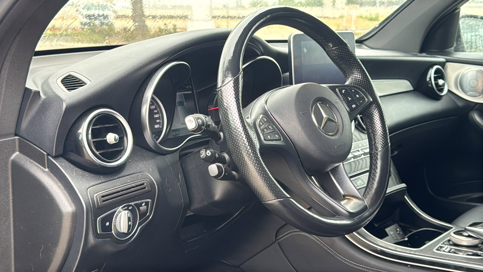 Used 2019 Mercedes-Benz GLC 350e 4MATIC image 10
