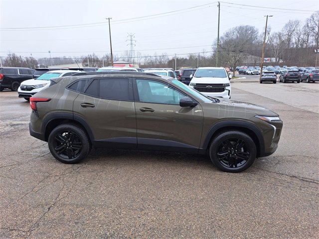 Used 2024 Chevrolet Trax ACTIV w/ Sunroof Package image 6