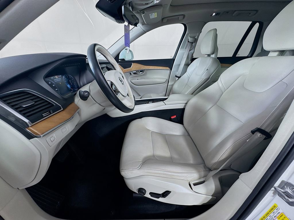 Used 2021 Volvo XC90 T6 Momentum image 24