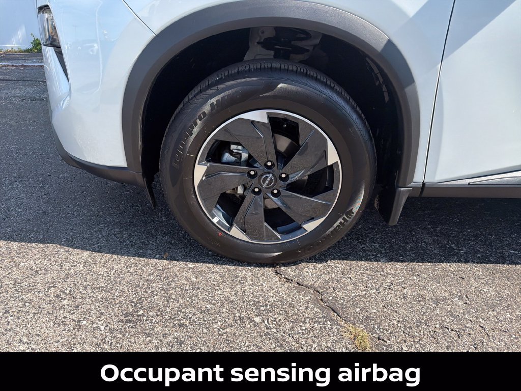 Certified 2026 Nissan Rogue SV AWD/4WD image 29